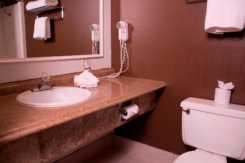 FairBridge Inn & Suites - Lewiston image 3